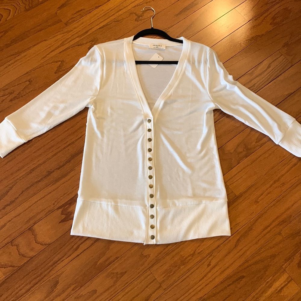 ZENANA XL 3/4 sleeve cardigan white with snap closure.